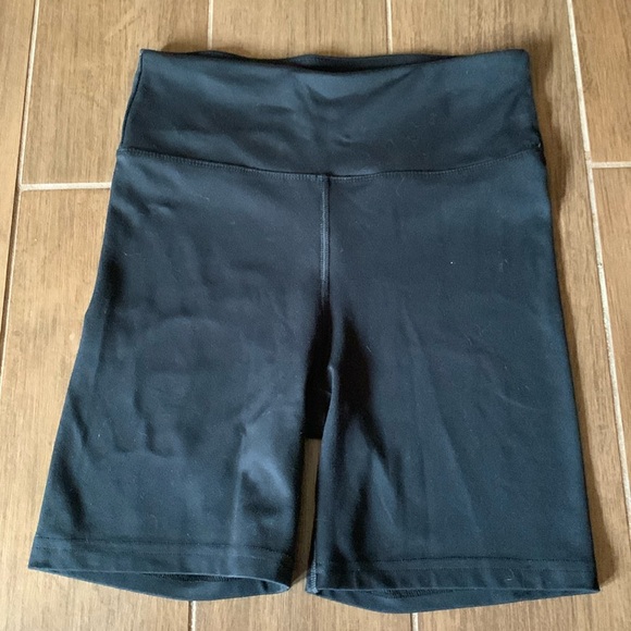 Women’s black spandex bike shorts. Probably a small. Excellent condition. - Picture 1 of 4